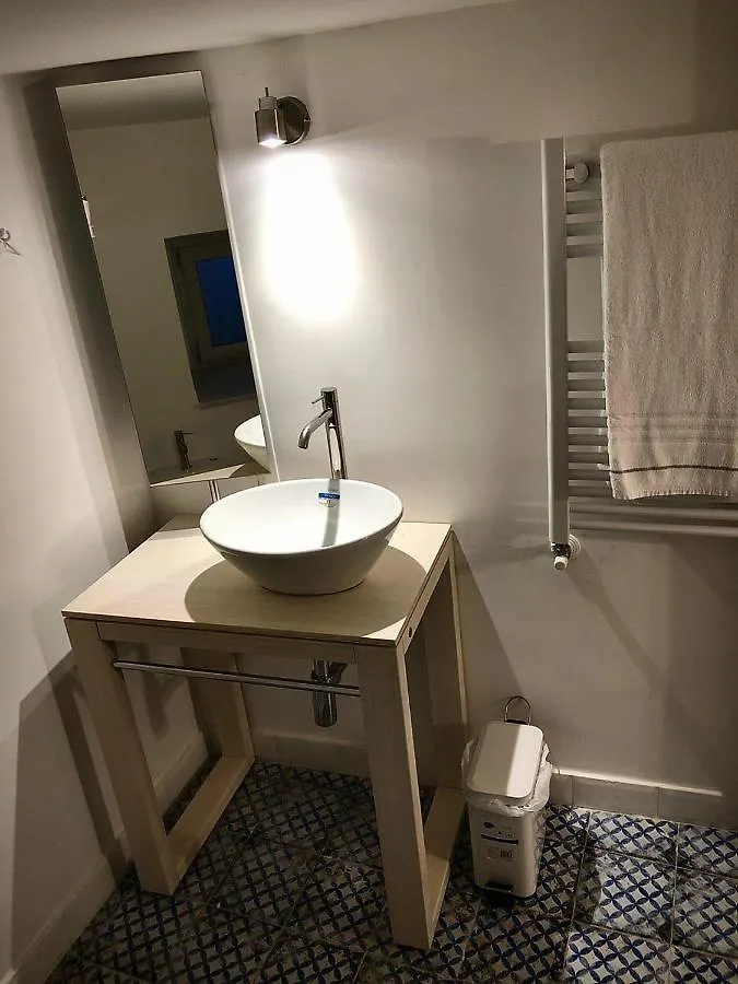 Oda ve Kahvaltı Alcapri Suite Napoli Centro