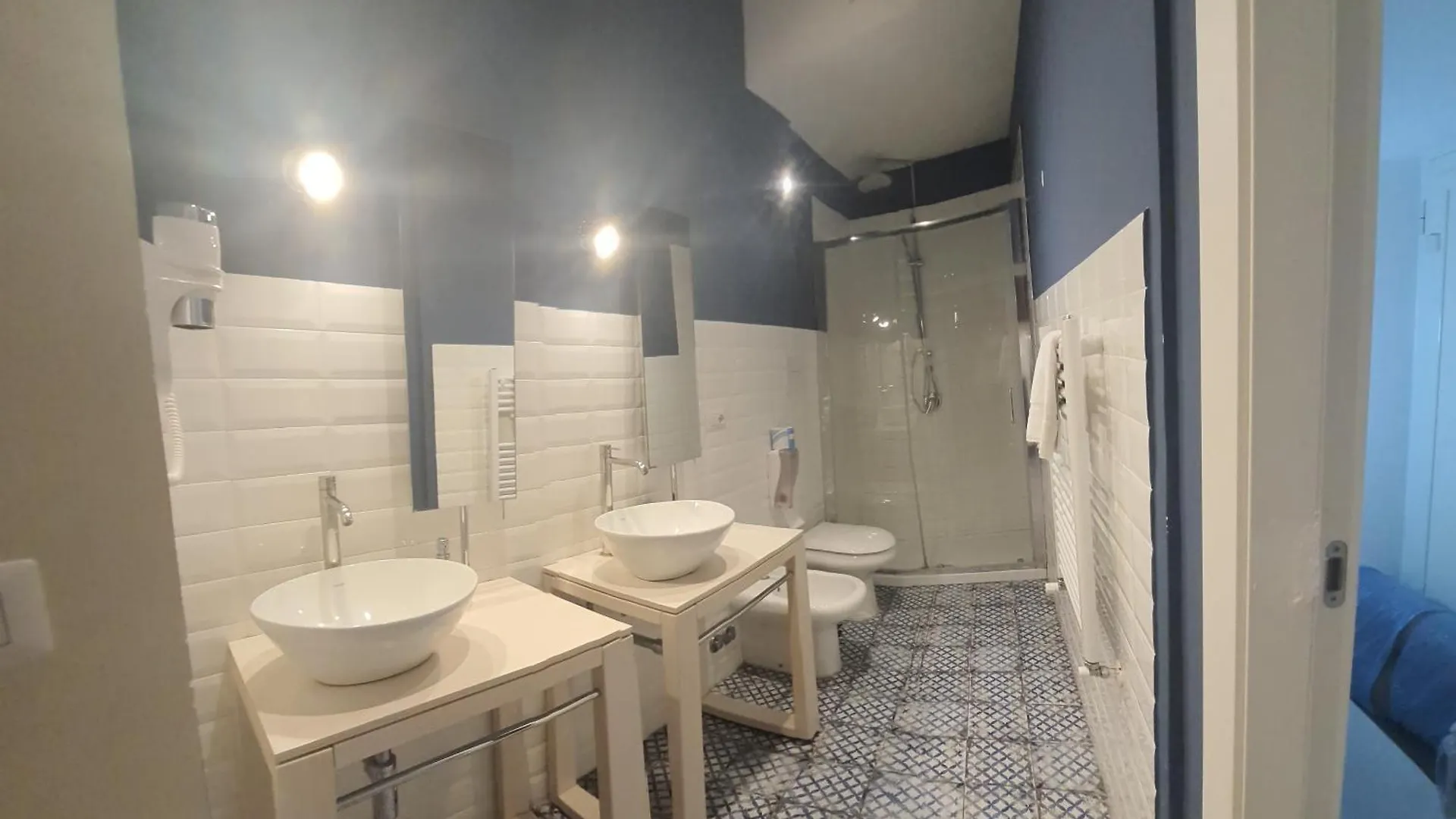 Oda ve Kahvaltı Alcapri Suite Napoli Centro